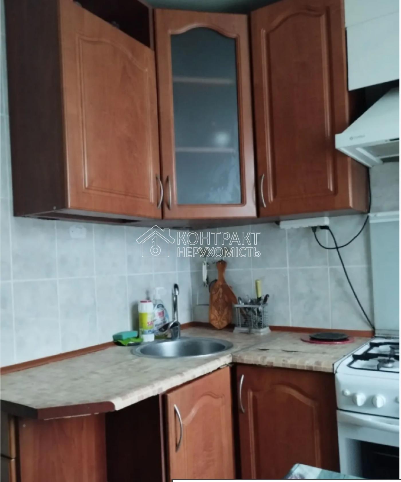 Здається 2к квартира метро Левада