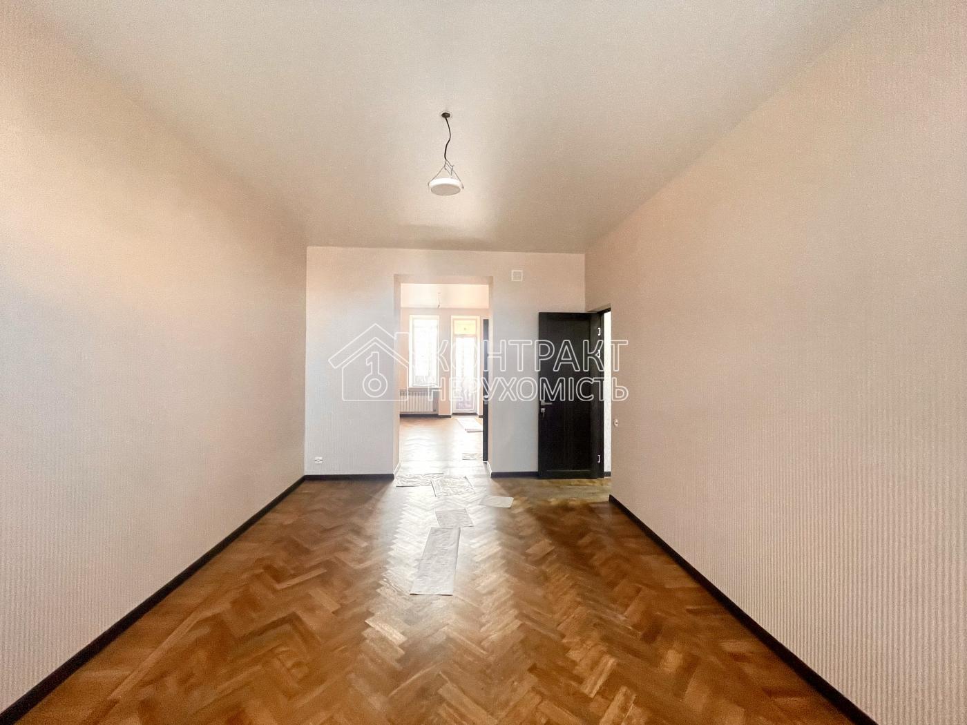 Продам 4 к квартиру Захисників України царський дім