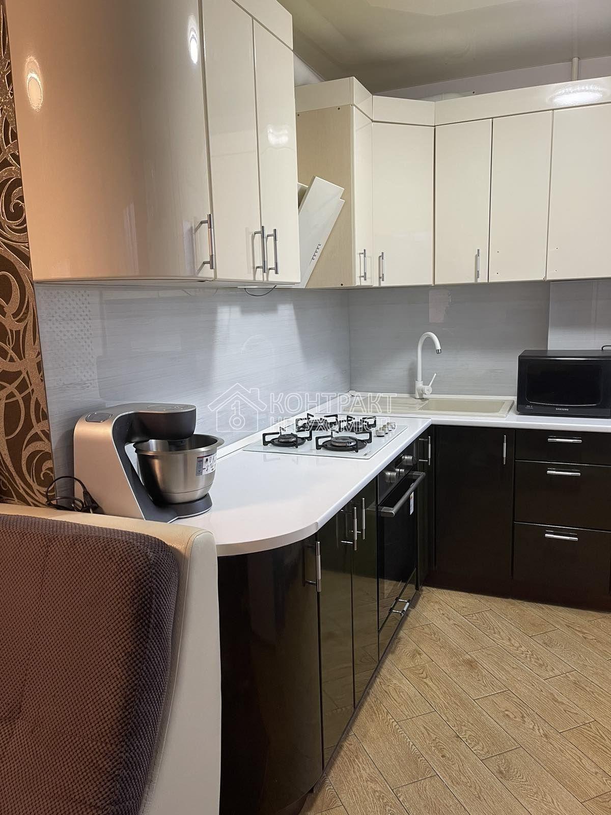 Продаж 3-кімнатної квартири на Олексіївці