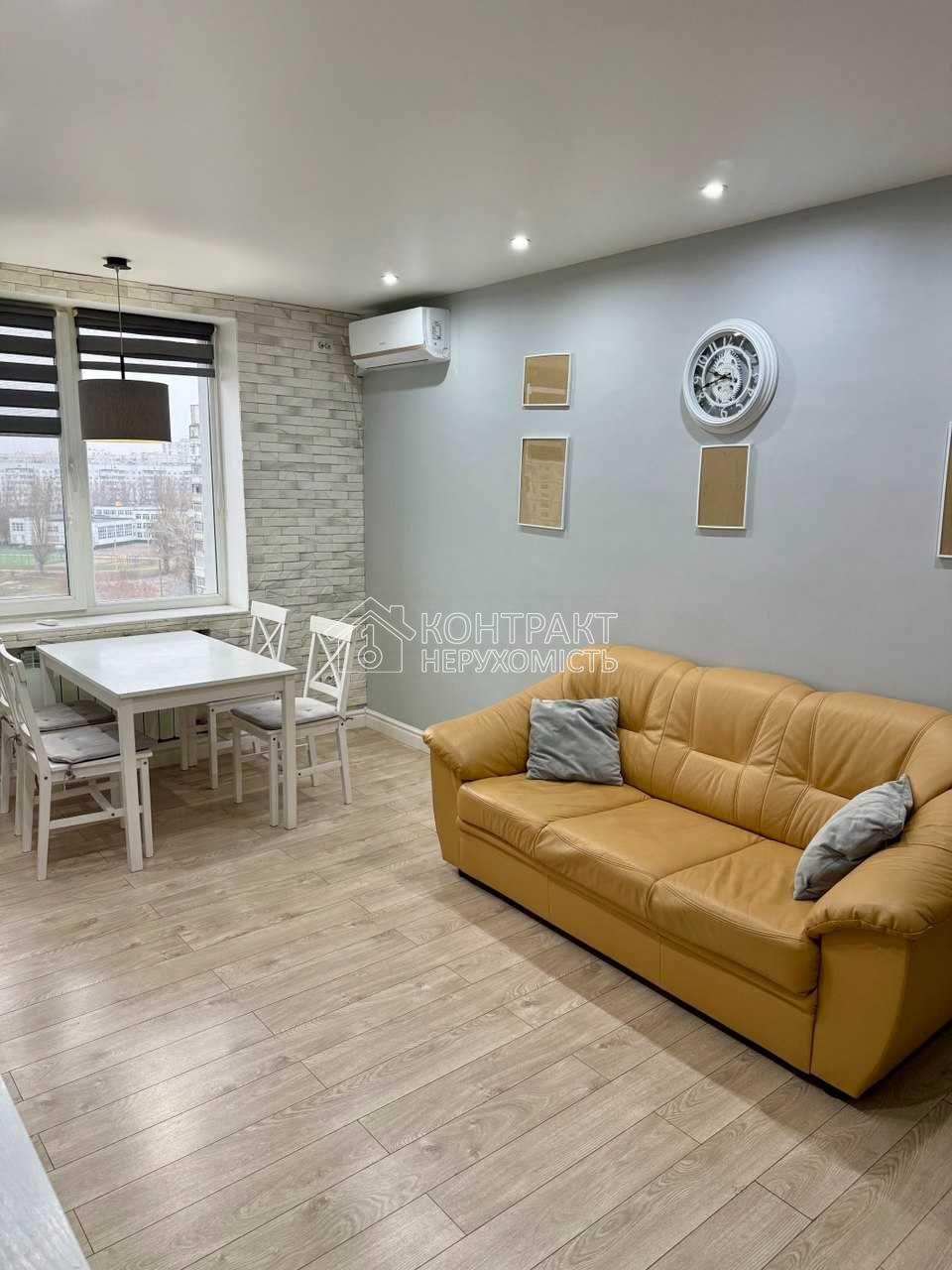 Продам 3-х кім. квартіру на Валентинівській!