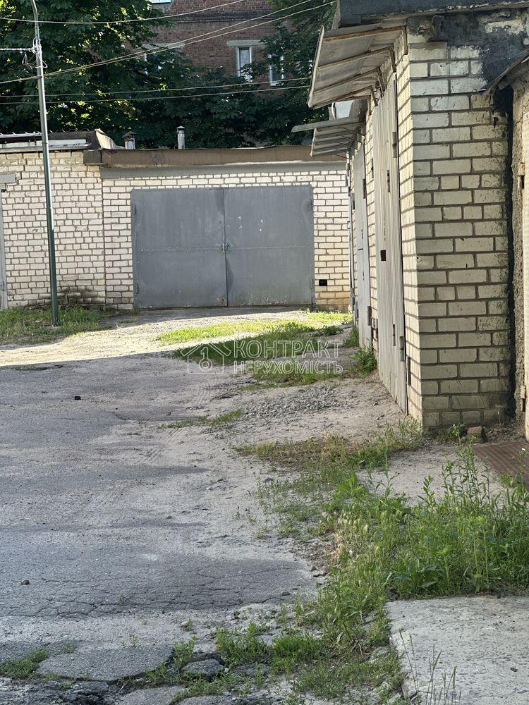 Продам капітальний цегляний гараж у центрі Харкова
