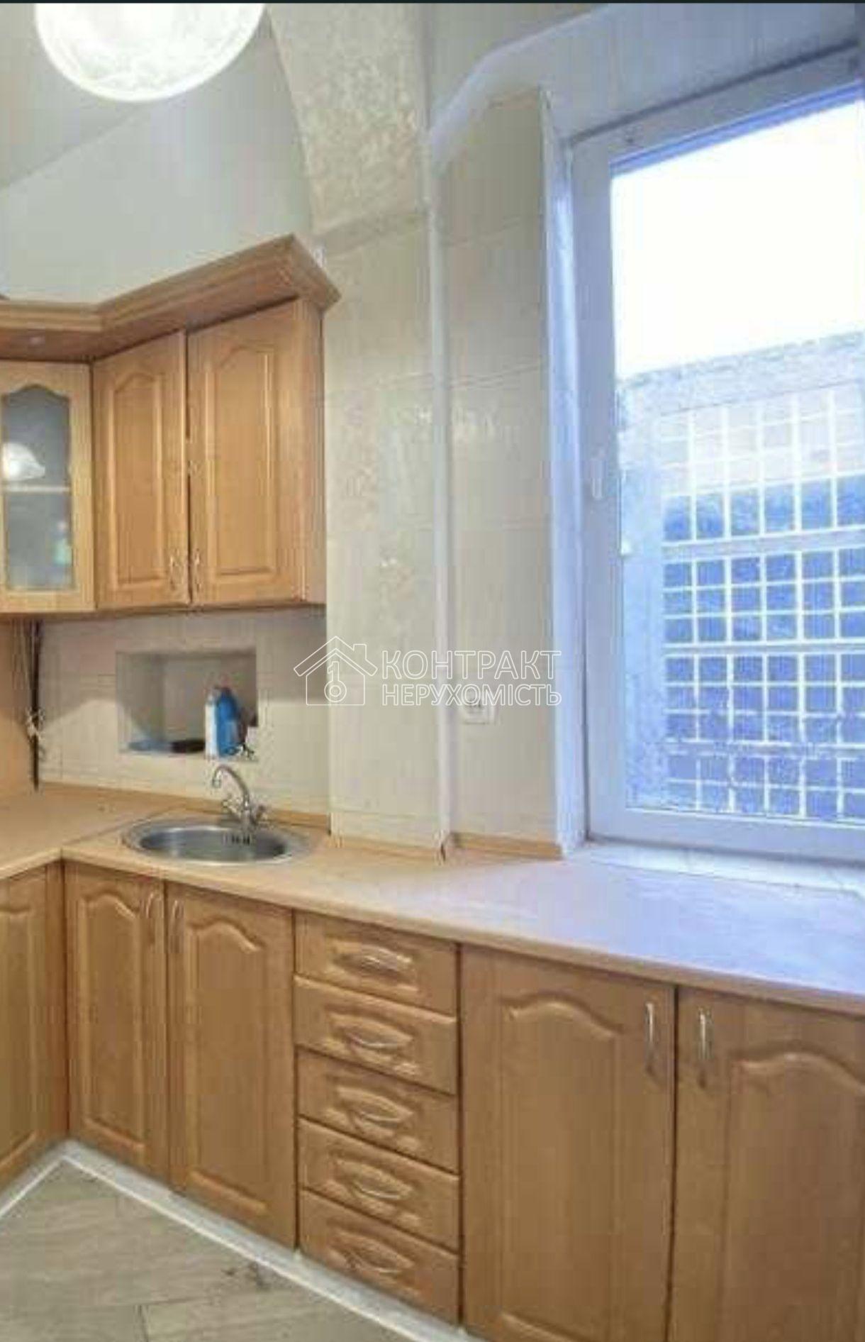 Здається в оренду 2к квартира метро Наукова