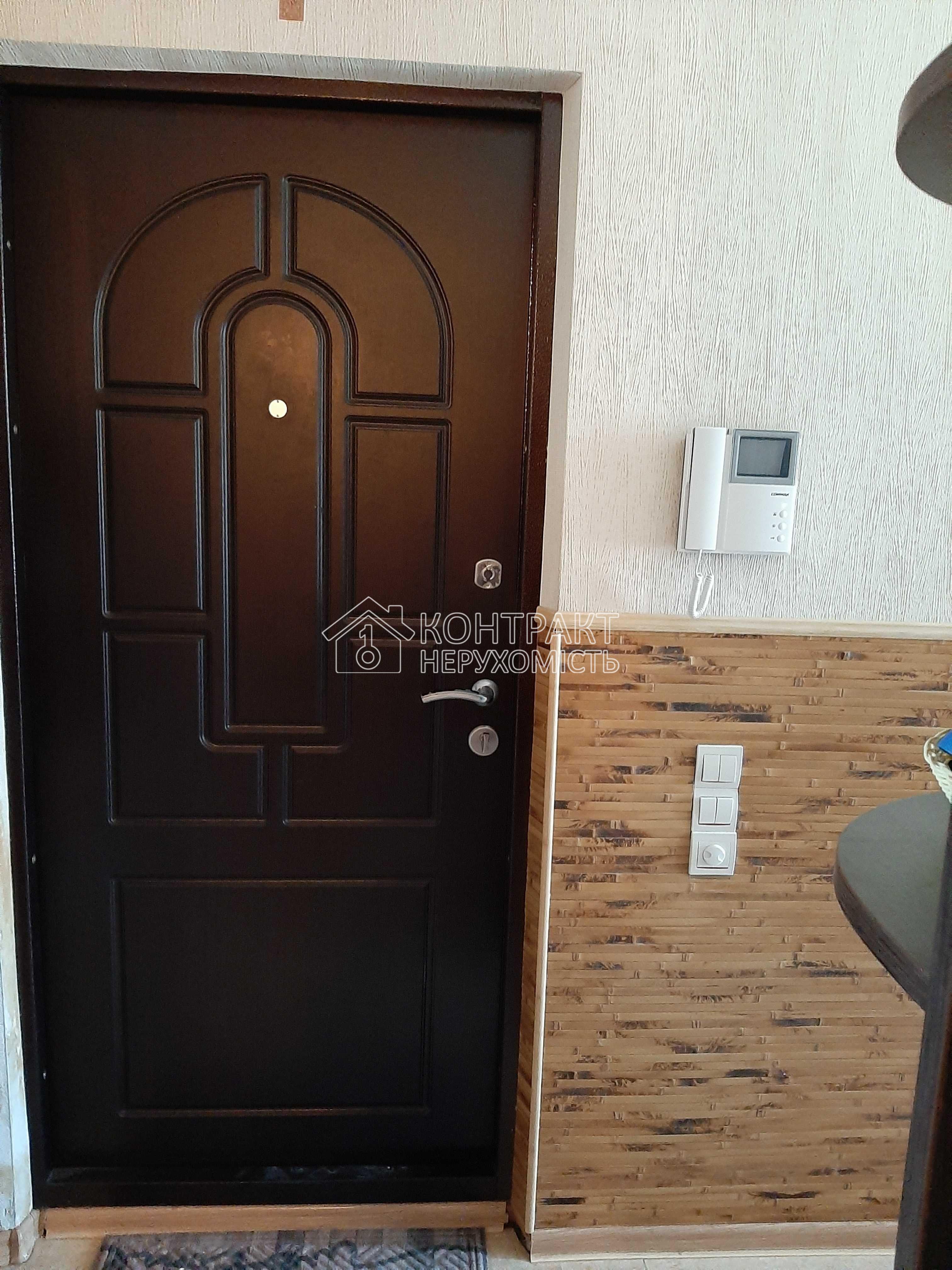 Продам 3 кiмн квартиру з ремонтом метро Метробудiвникiв