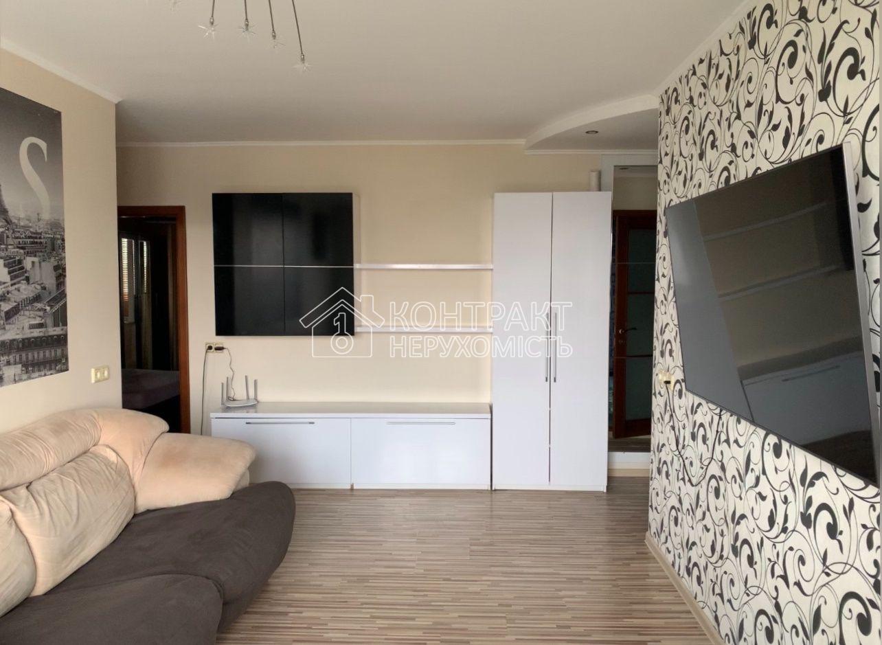 Продам 3-к квартиру на Валентиновской
