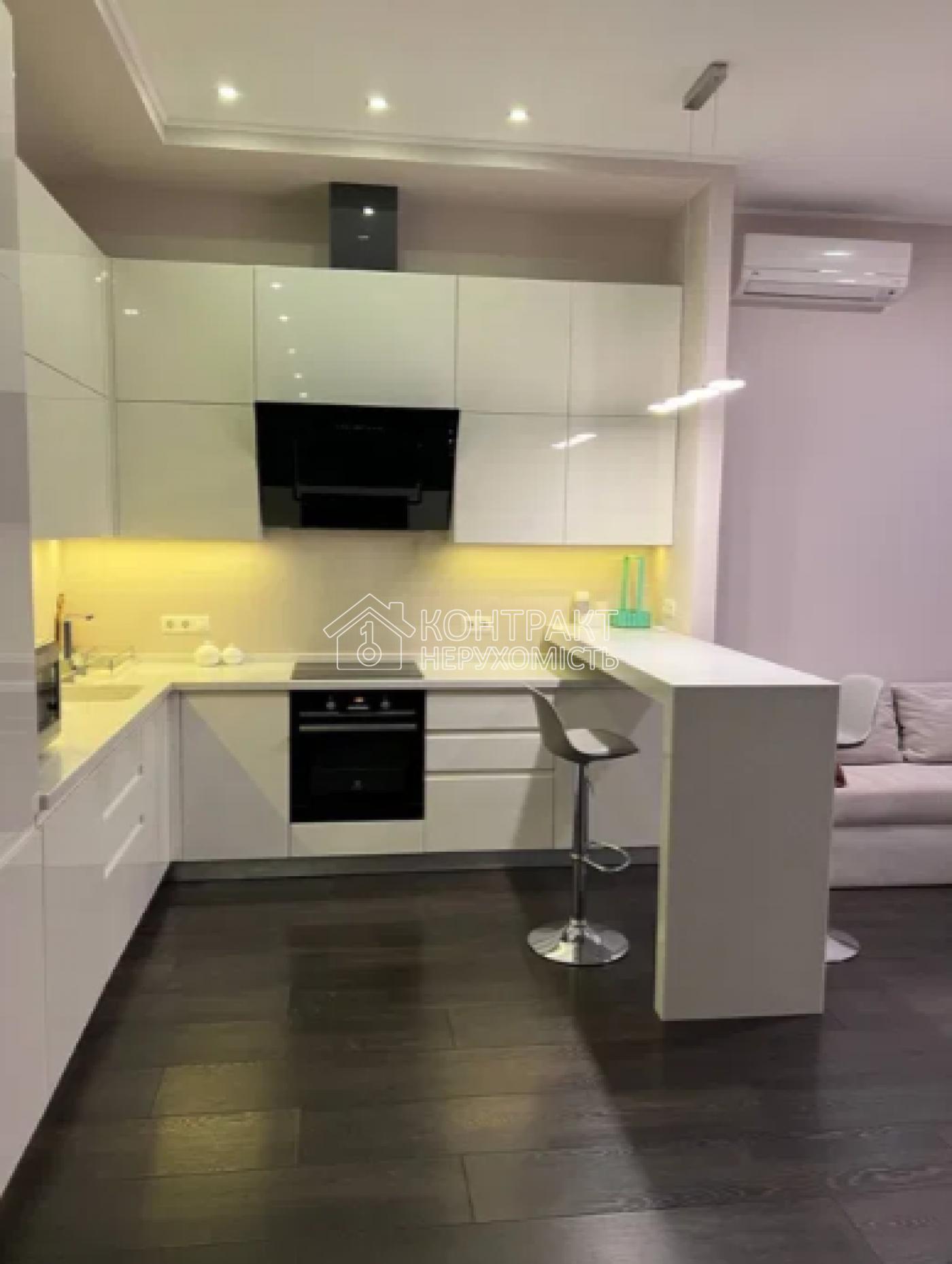 Продаж 3 кім. квартири, Центр