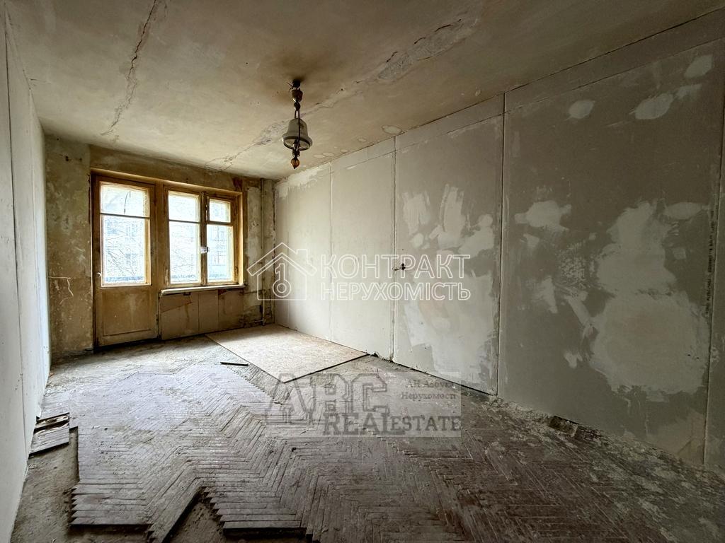 Продаж / Квартира / вул. Василя Мельникова, Харків