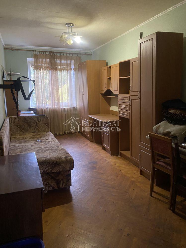 Продам двух комнатную на салтовке, под любую программу