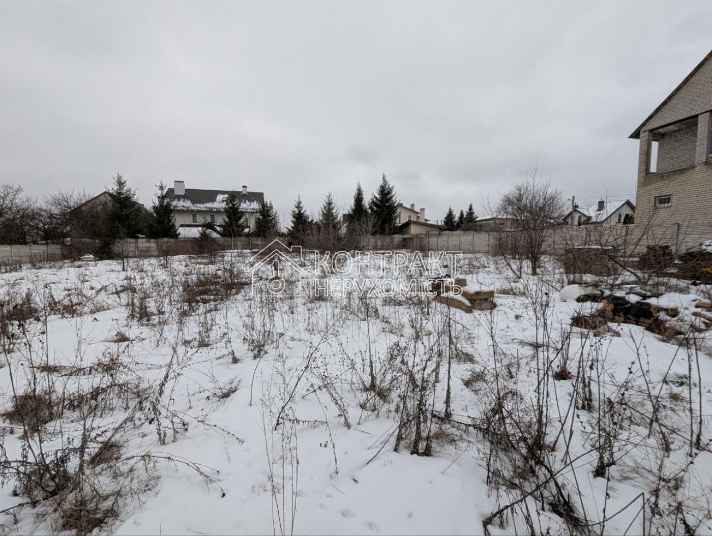 Продаж земельної ділянки з комунікаціями