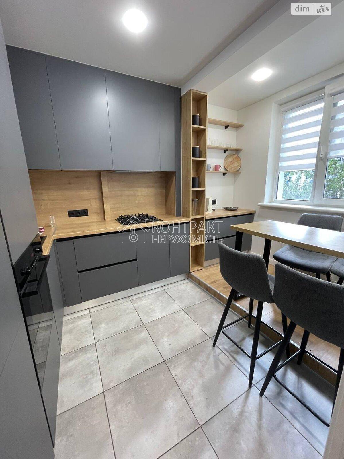 Здається 1-кімнатна квартира на 8 поверсі