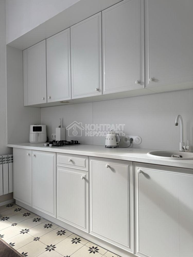 Продаж 3-кімнатної квартири в центрі (метро Держпром / Наукова)