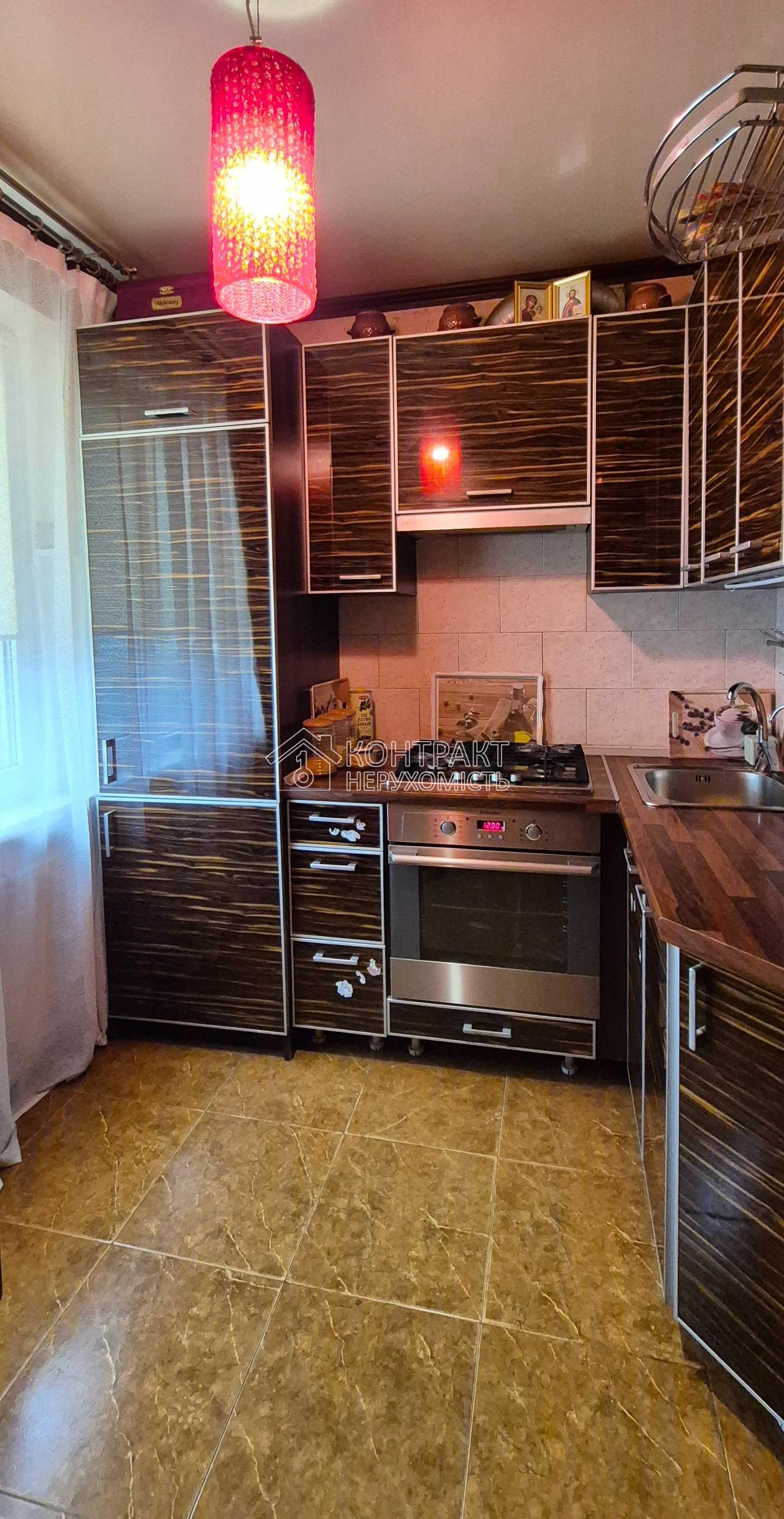 Продам 3-кімнатну квартиру, проспект Перемоги.