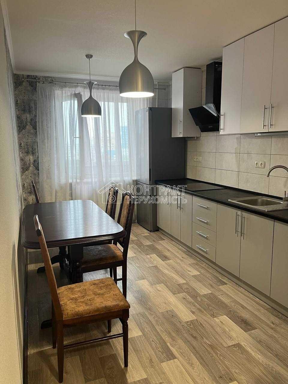 Оренда 3 кімнатної квартири на Зерновій