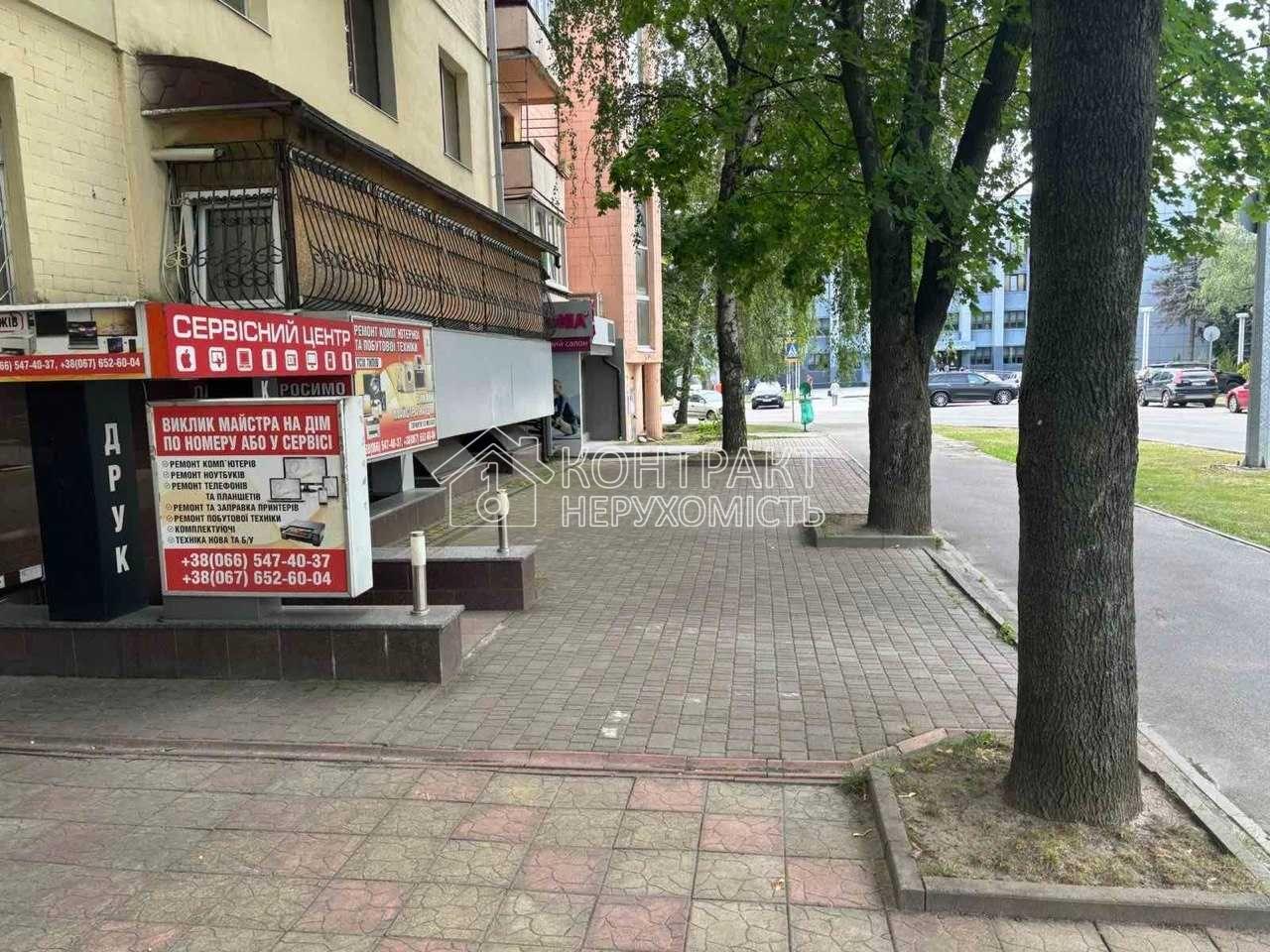 Здається в оренду приміщення 130 кв.м. (цокольний поверх)