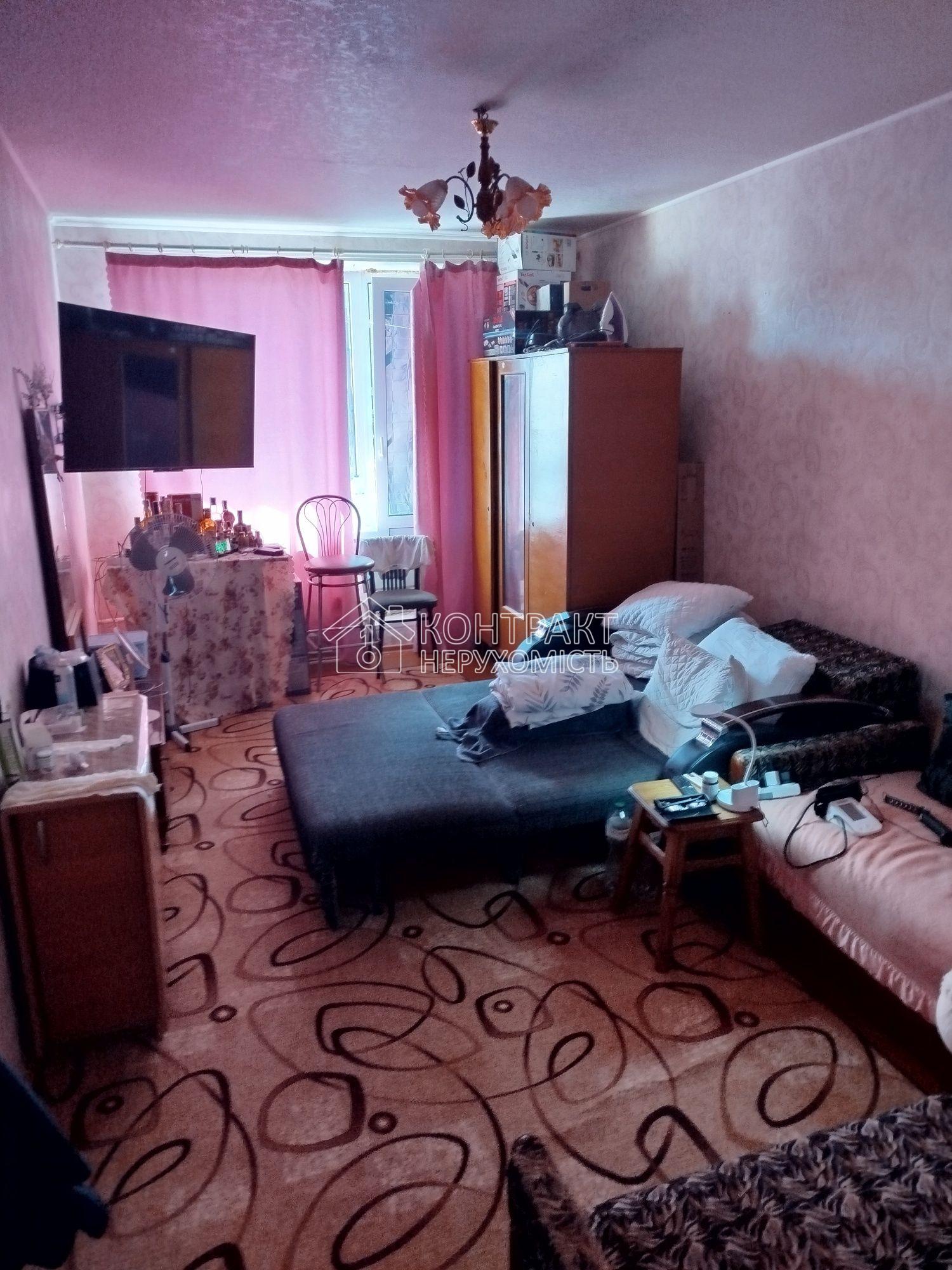 Продам 1-кімнатну двобалконну квартиру біля метро Холодна Гора