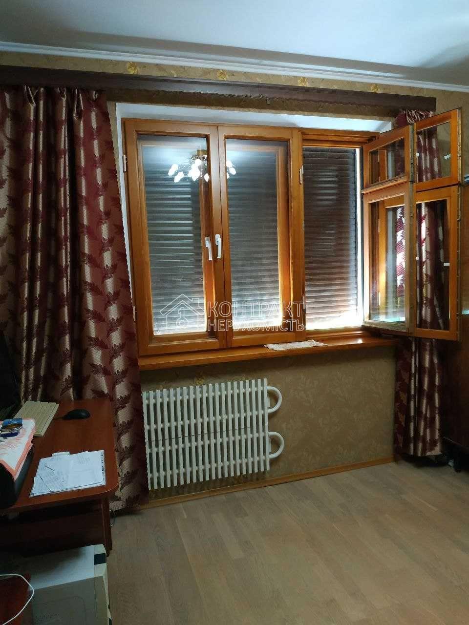 Продам квартиру 606м-р вул. Валентинівська