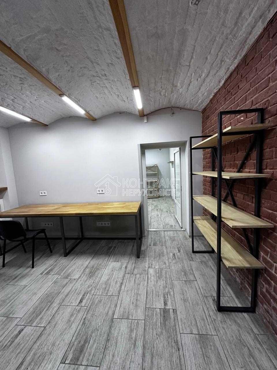 Продам комерційне приміщення цоколь Центр Римарська