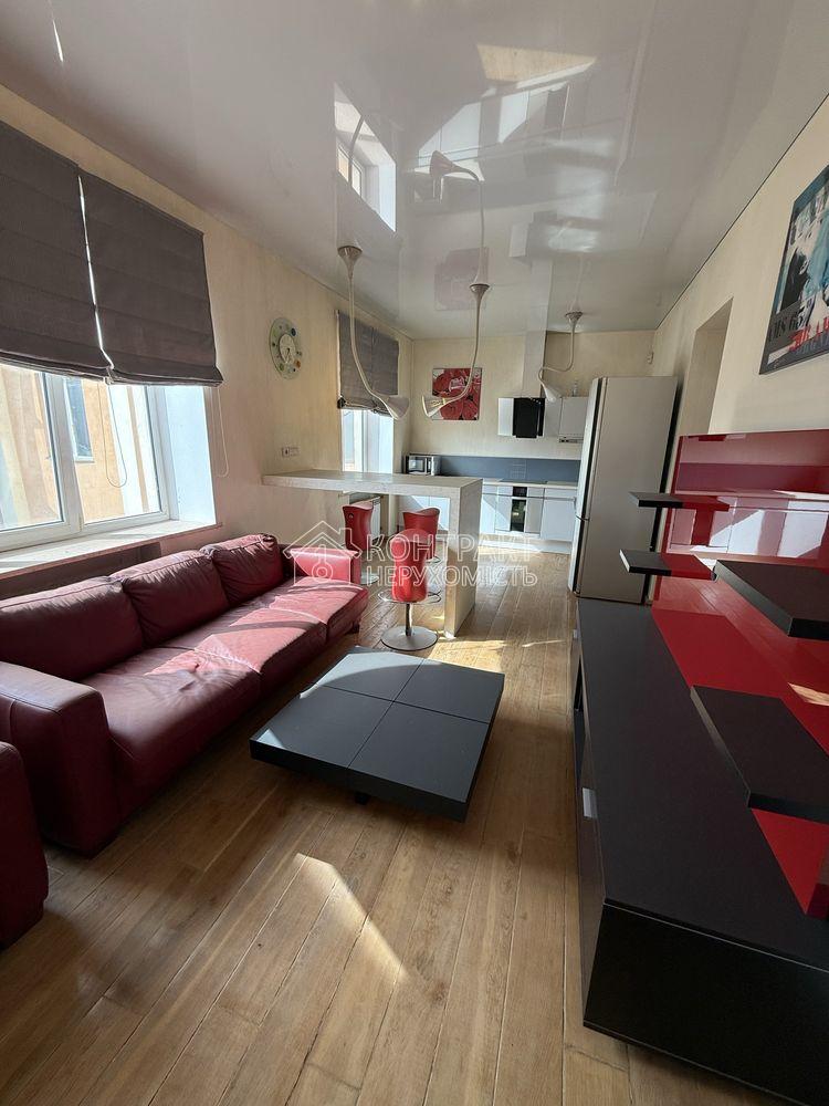 Продам квартиру 78м2, Молочная , 11