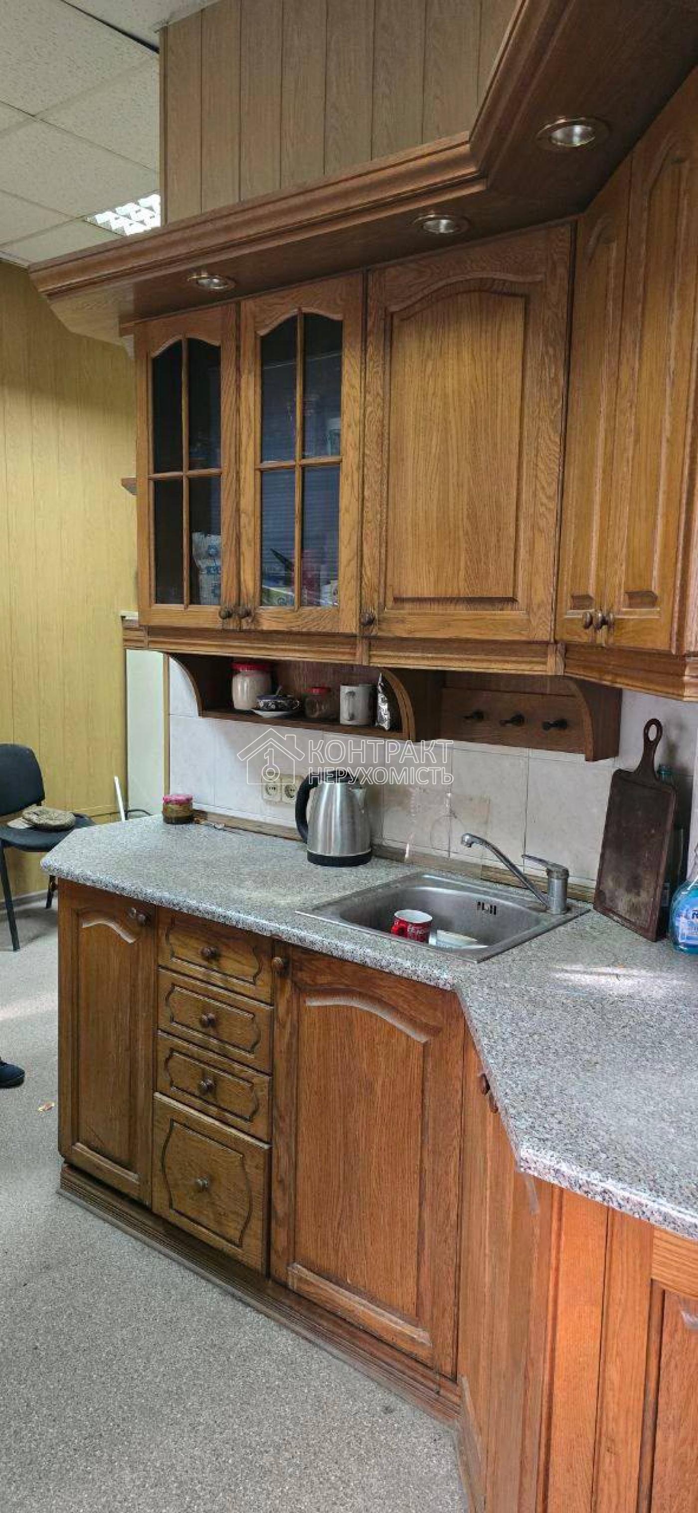 Пропонується в оренду 4к квартира на Південному Вокзалі!