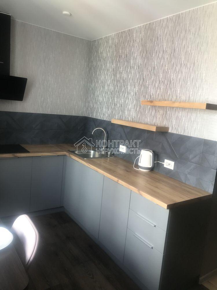 Здається 1 к. кв. В ЖК Миру