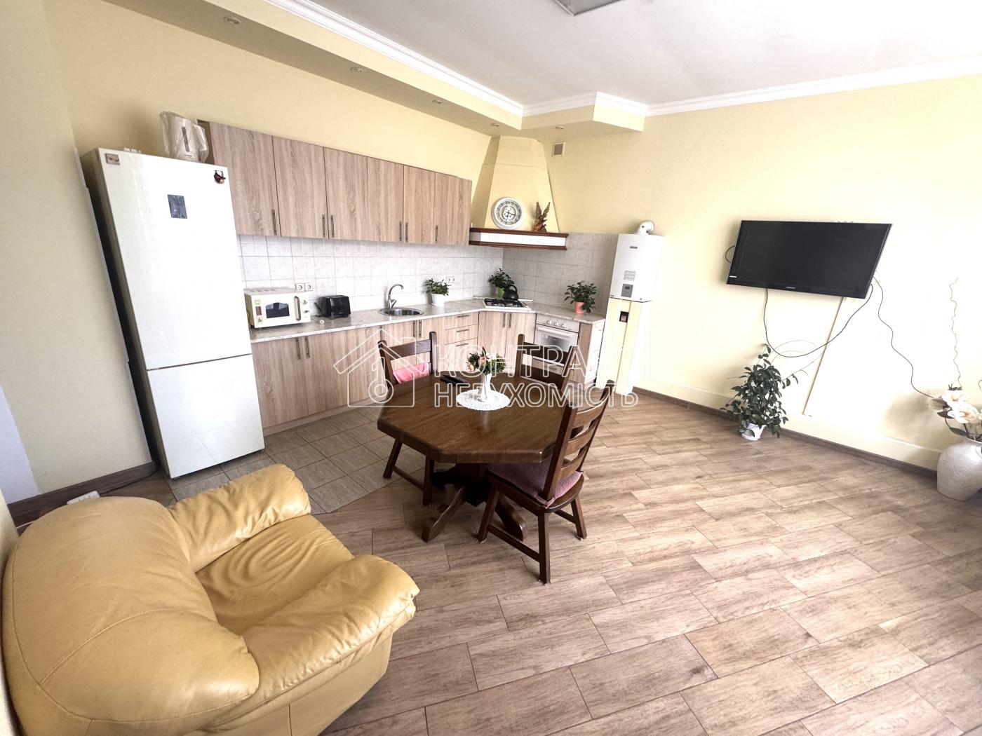 Продам 5 комн.кв.центр метро Ярослава Мудрого ремонт 245 кв.м.