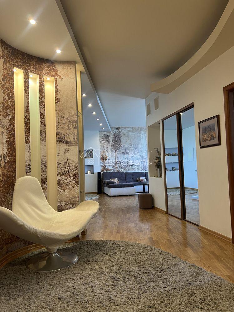 Здам простору 5+ кімнатну квартиру бізнес-класу