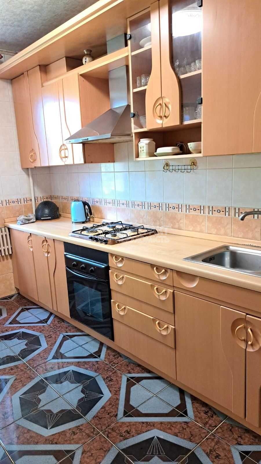 Продаж 3-кімнатної квартири на Павловом Поле