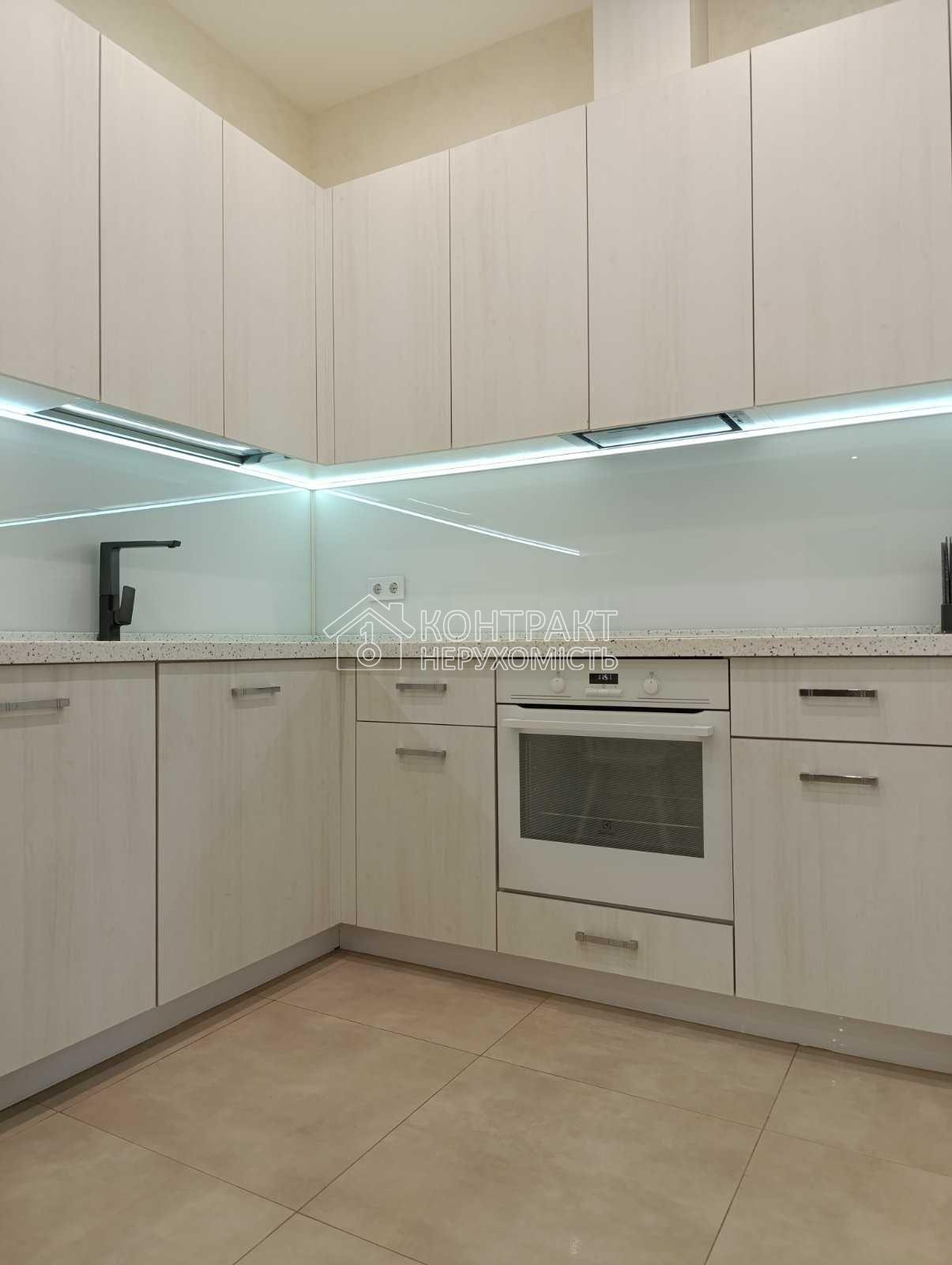 Продам 115 м 3 комн Павлово Поле, Новострой м.23 Августа, 2 спальни+гостиная.