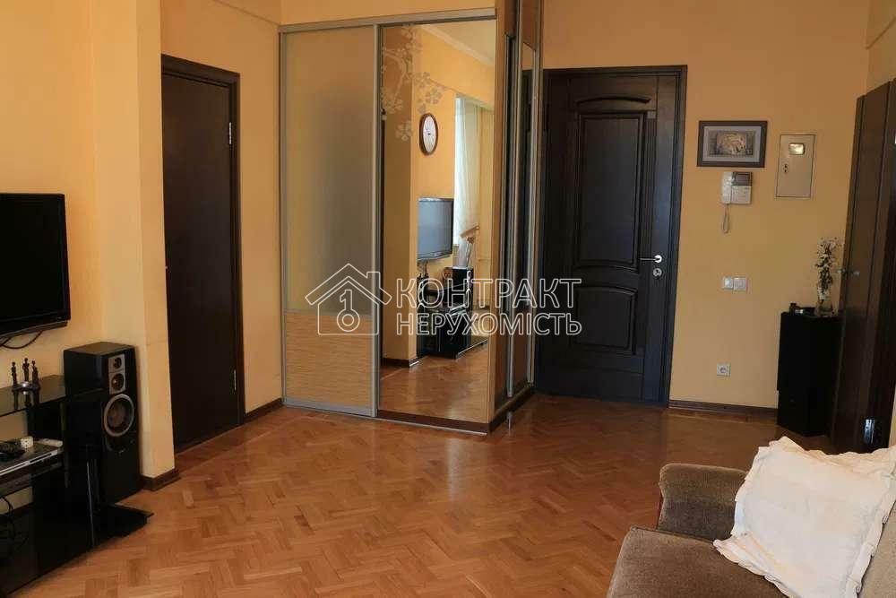 Продаж 2к квартири вул Воскресенська 27
