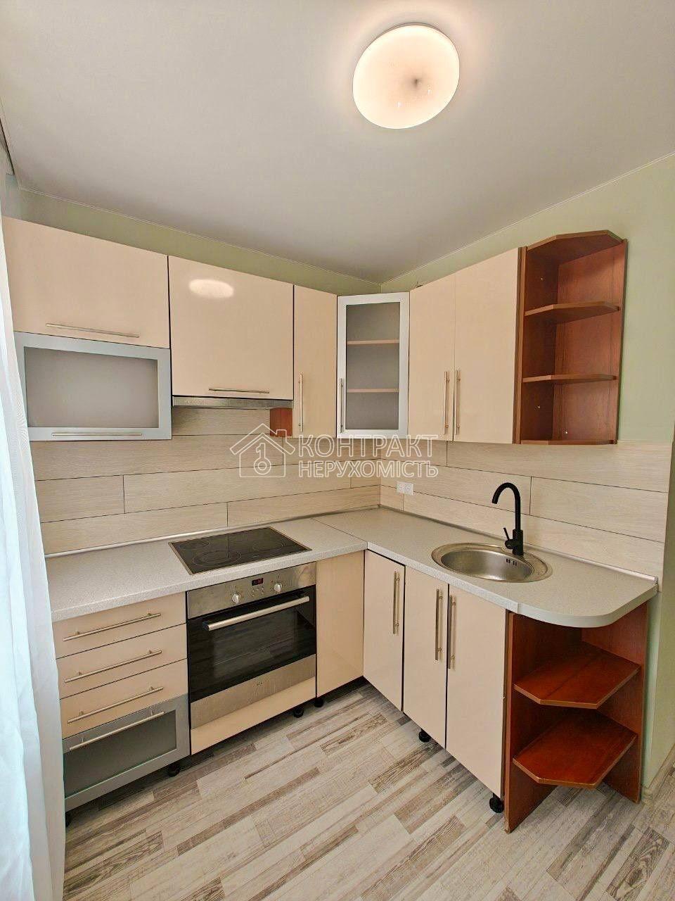 Продам 1-к квартиру ХТЗ, Індустріальний проспект, новий ремонт, 2 поверх. Власник