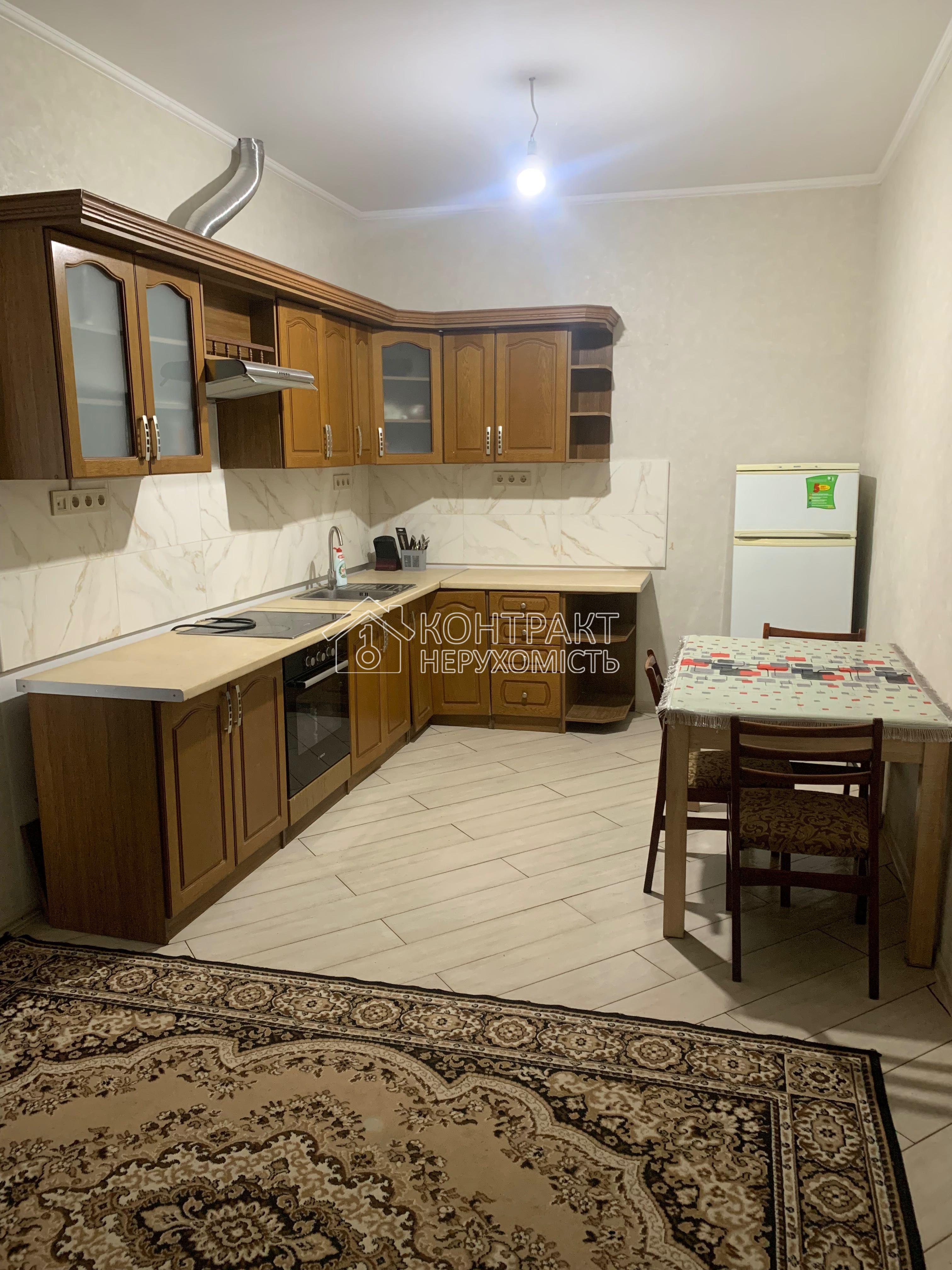 Продам 2-кімнатну квартиру метро Вокзальна.