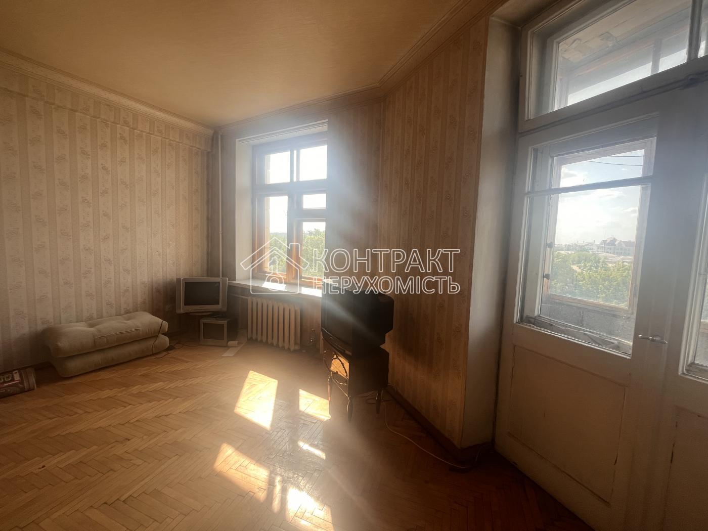 Продам велику 2-кім кв в історичному центрі пл.Павлівська,2