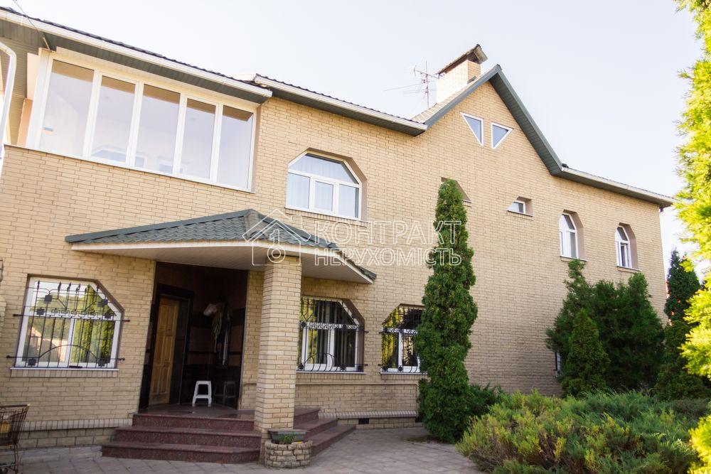 Оренда двоповерхового будинку Нові Будинки