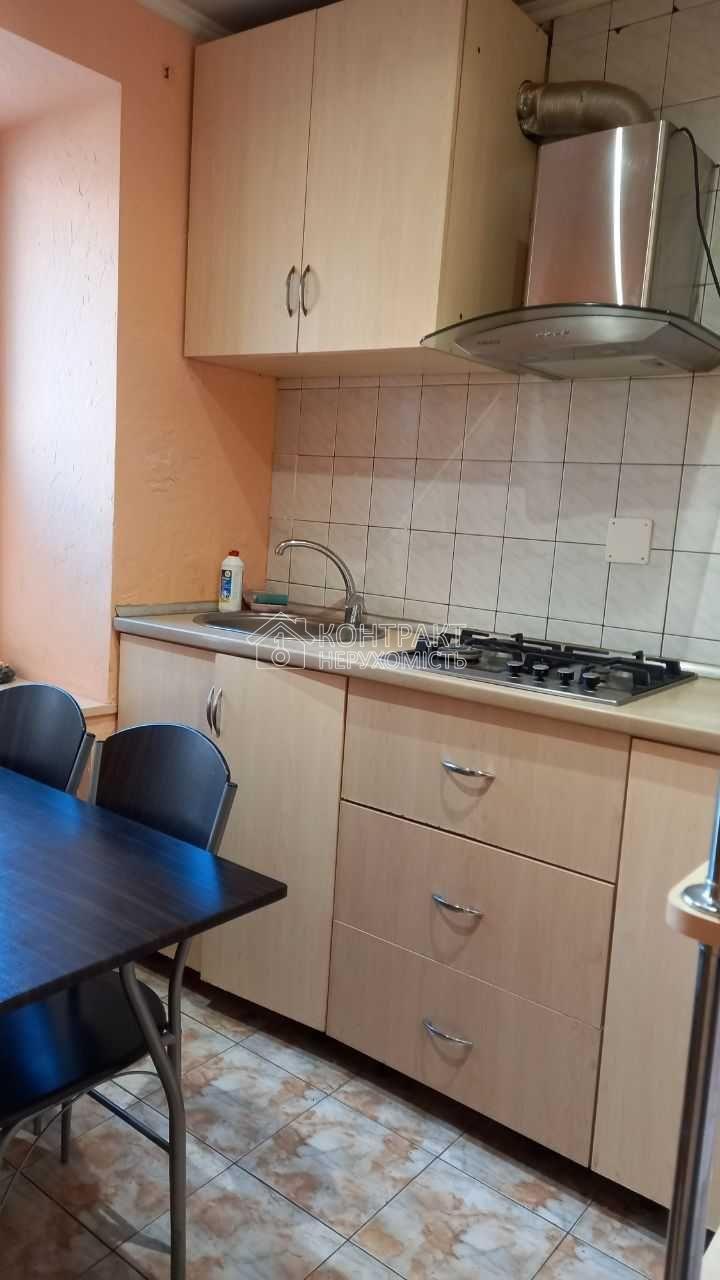 Продам 2х комнатную квартиру, Площадь Защитников Украины.