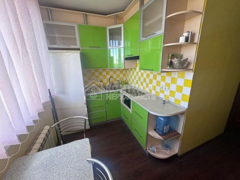 Продам квартиру на Роганском жилмассиве
