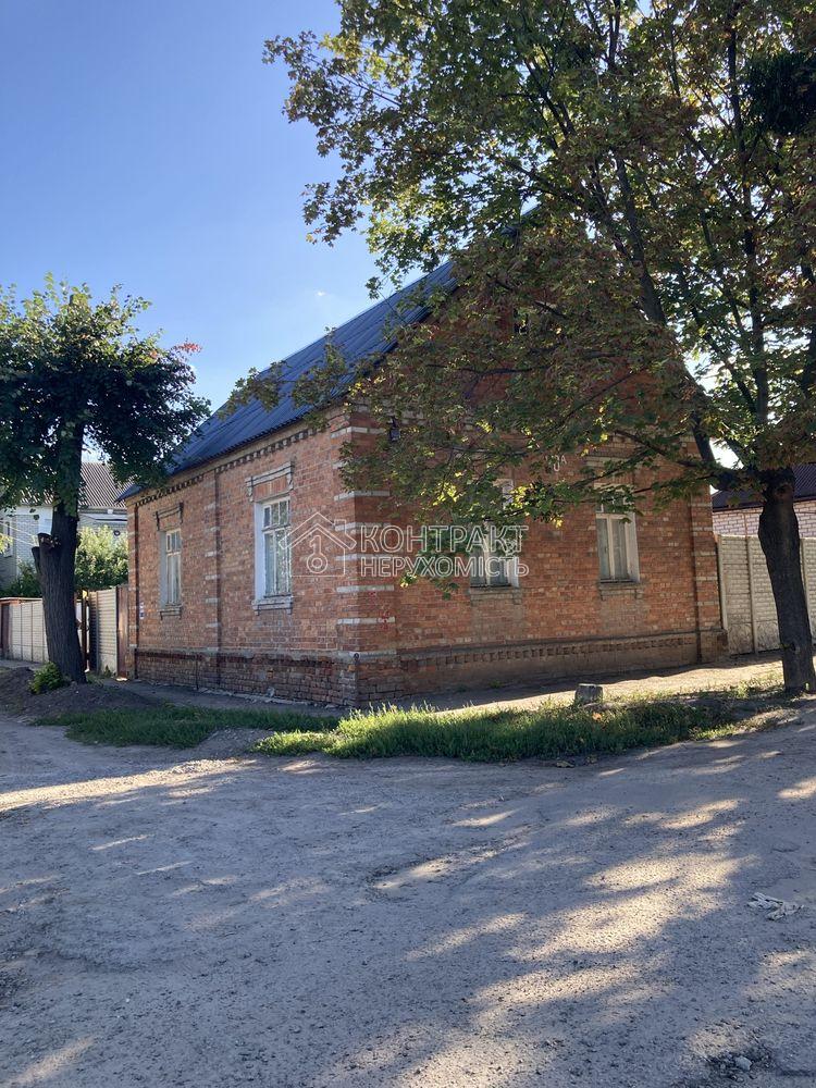 Продам будинок біля метро спортивна