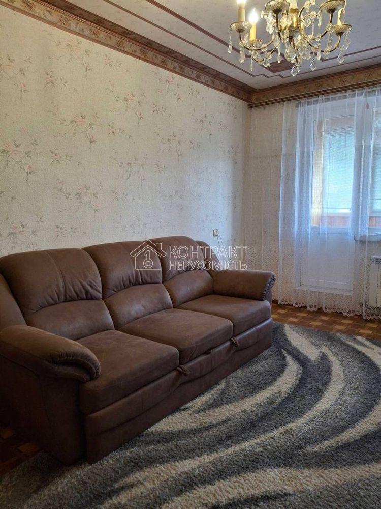 Здається 3-х кімнатна квартира на довгий строк,!