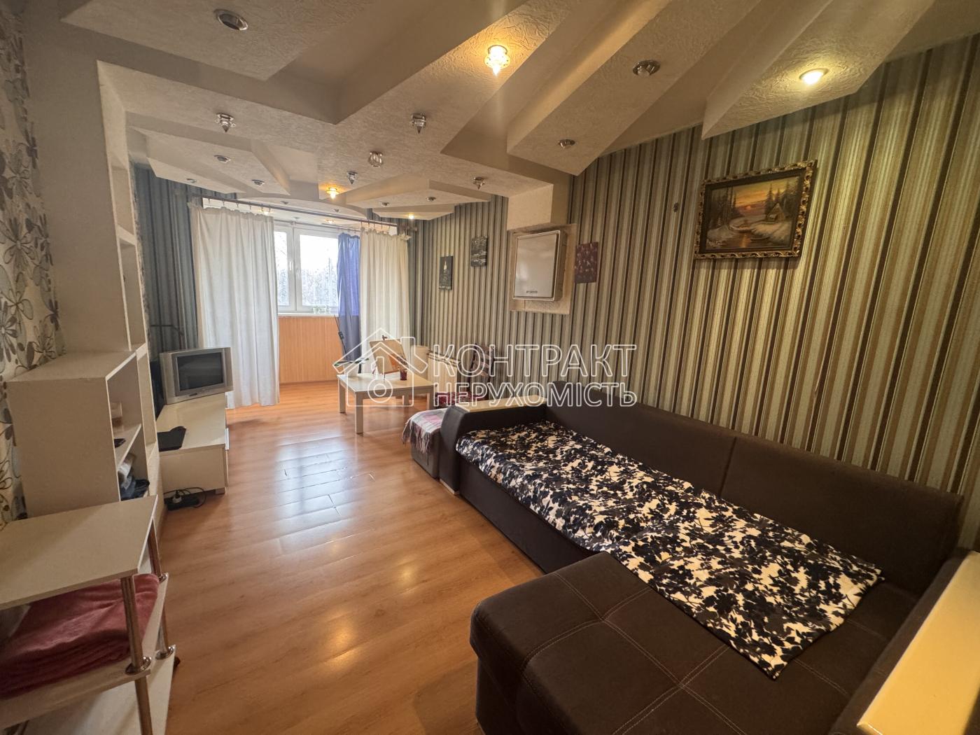 Продам 1 комн.квартиру 37м2 2 балкона 2 этаж ТРК Украина