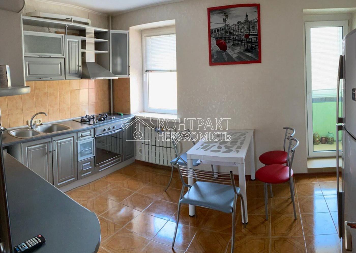 Продаж 3 кім. квартири метро Захисників України