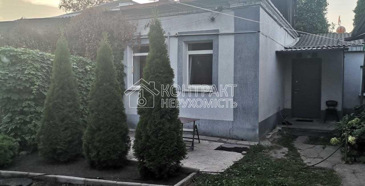 Здається пів приватного будинку р-н. Цирка