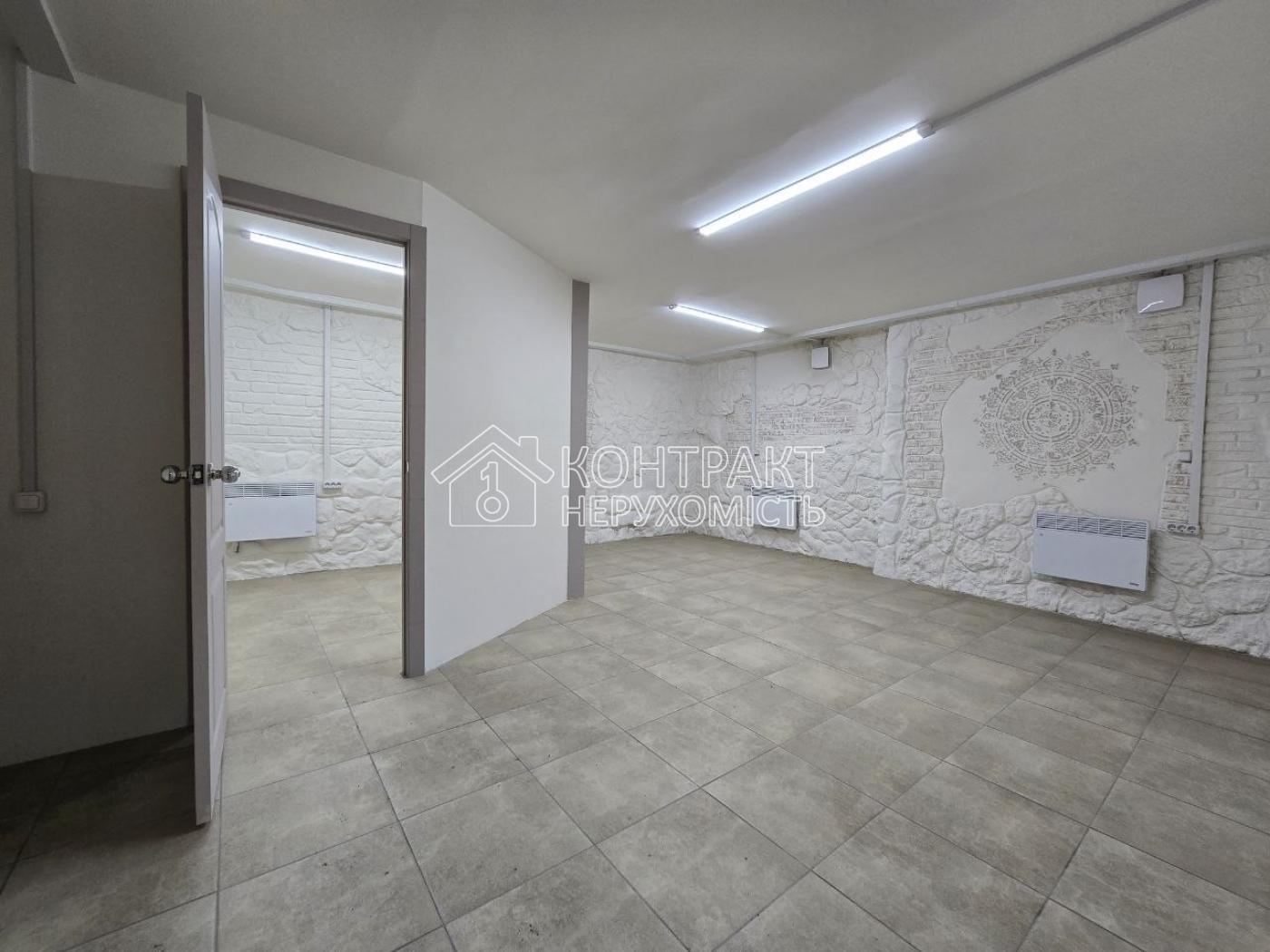Оренда нежитлового цокольного приміщення 70м.кв.Мерефа,центр