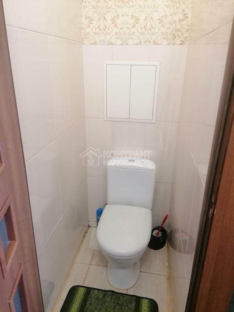 Продам 1 кім. квартиру 4/9 біля м. Академіка Павлова.