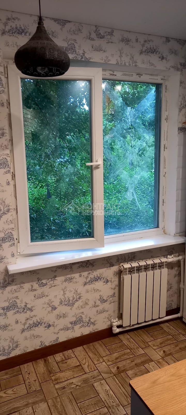 Продам двокімнатну квартиру на Амосова