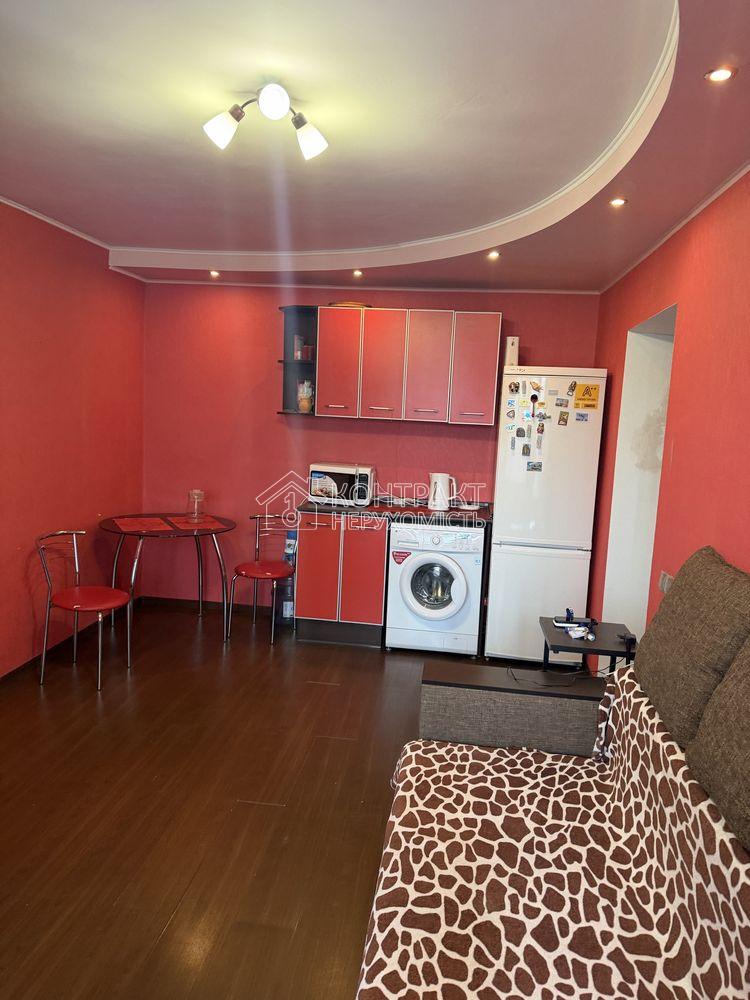 Продаж гостинки, метро Заводська