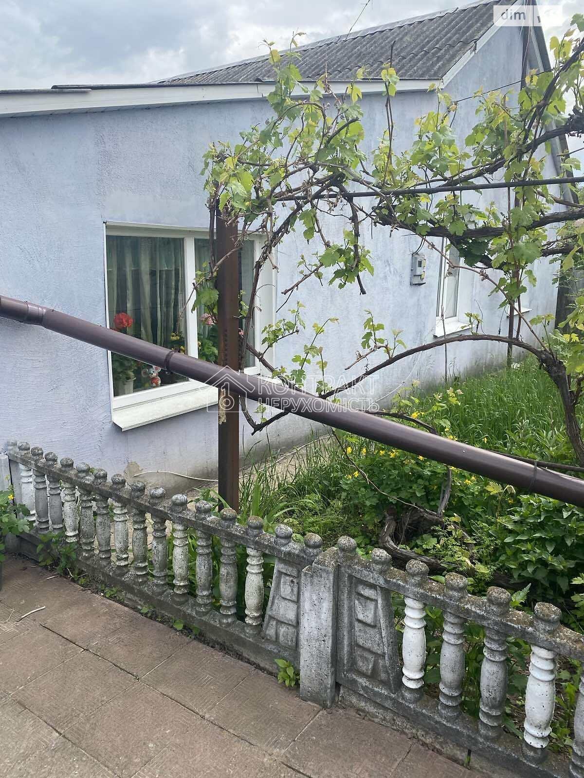 Продаж 1 поверхового будинку з верандою та ділянкою на 10 соток, 10 кв. м, 4 кімнати