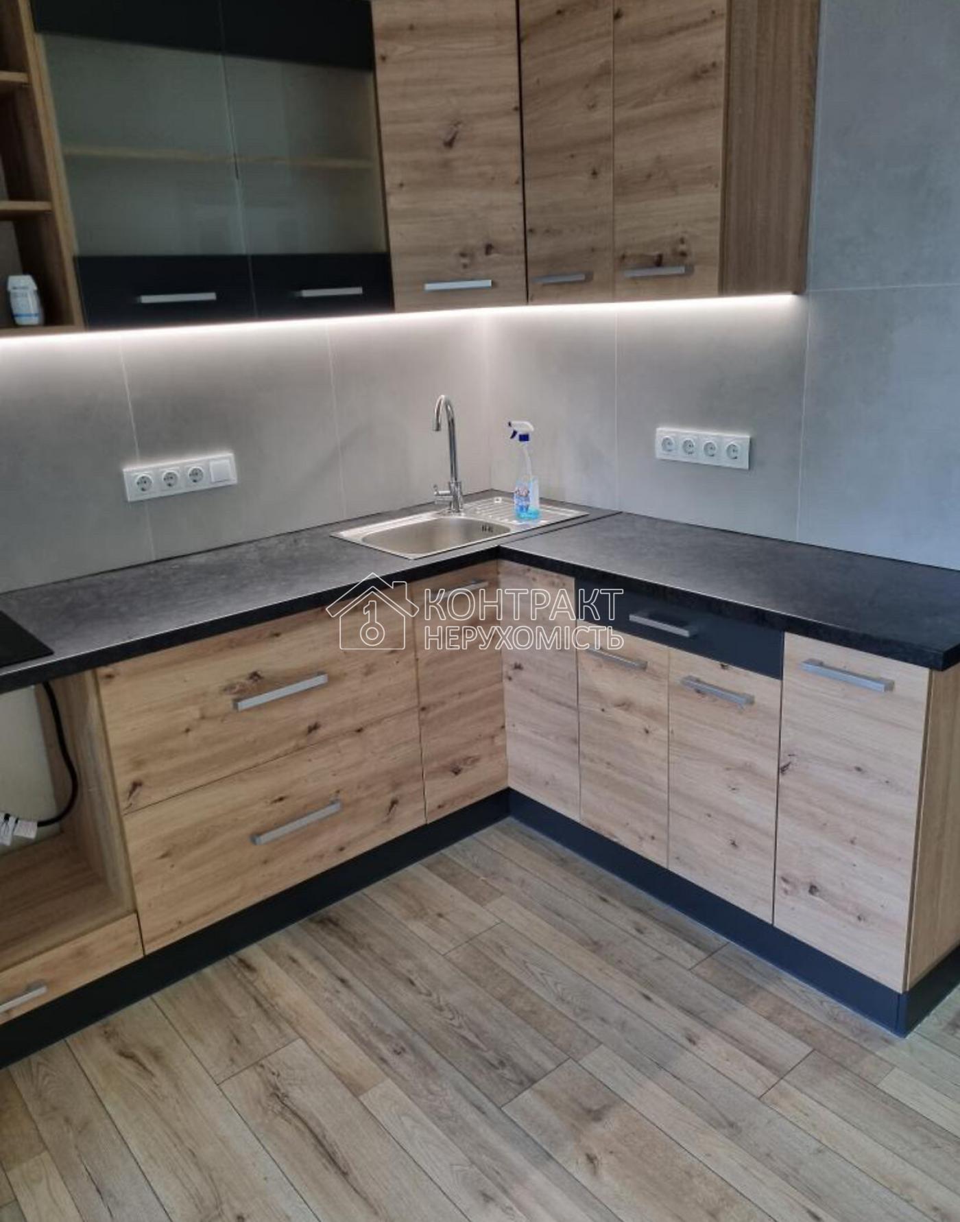 Продається 1к квартиры 42 кв. м на пер. Черновский 1А