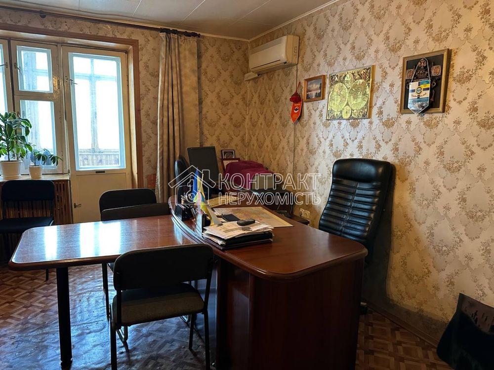 У продажу квартира 5 кімнат 2 хвилини до метро