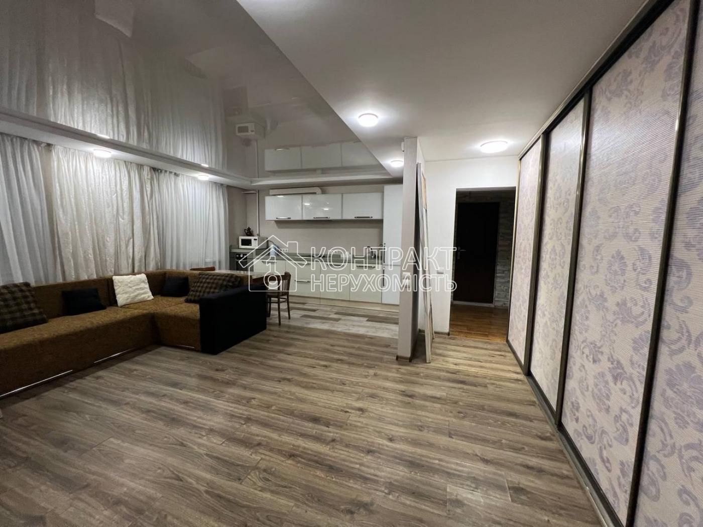 Продам 2 кв формат-кухня студія Павлово Поле Старицького