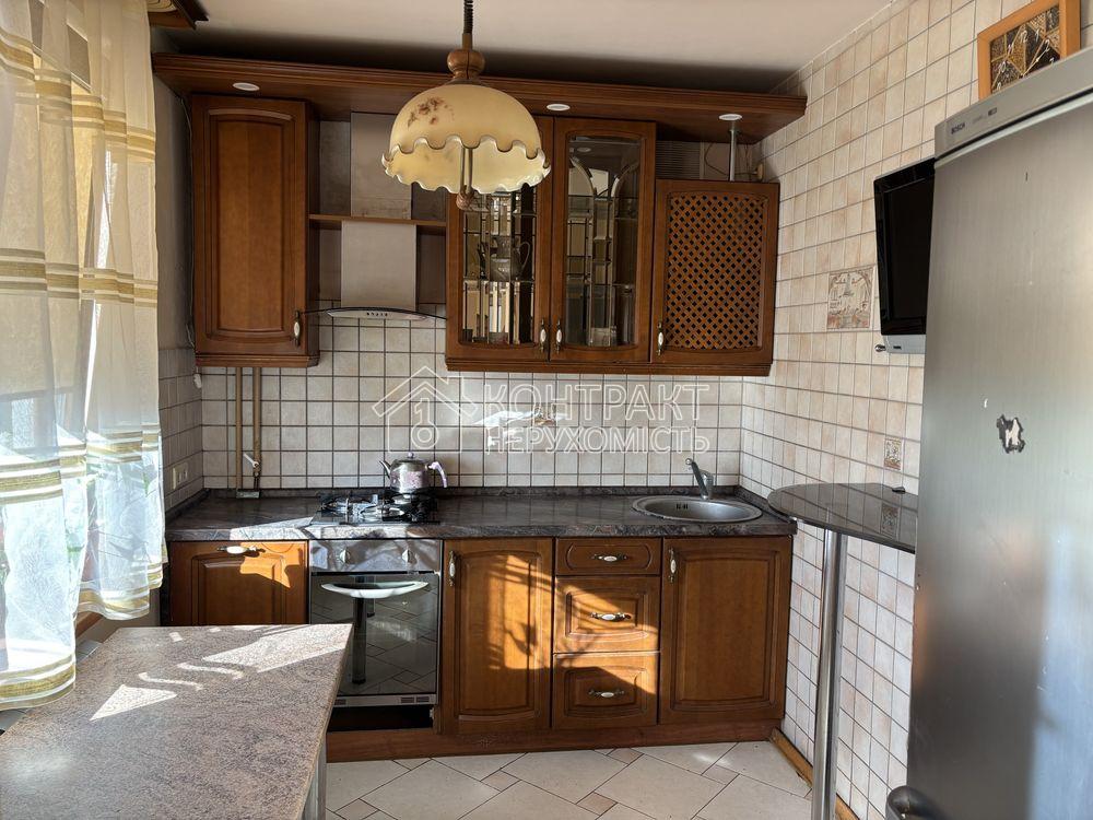 Продам приятную 3 к. кв. от м. Спортивная 1 мин. пешком (сертификат)