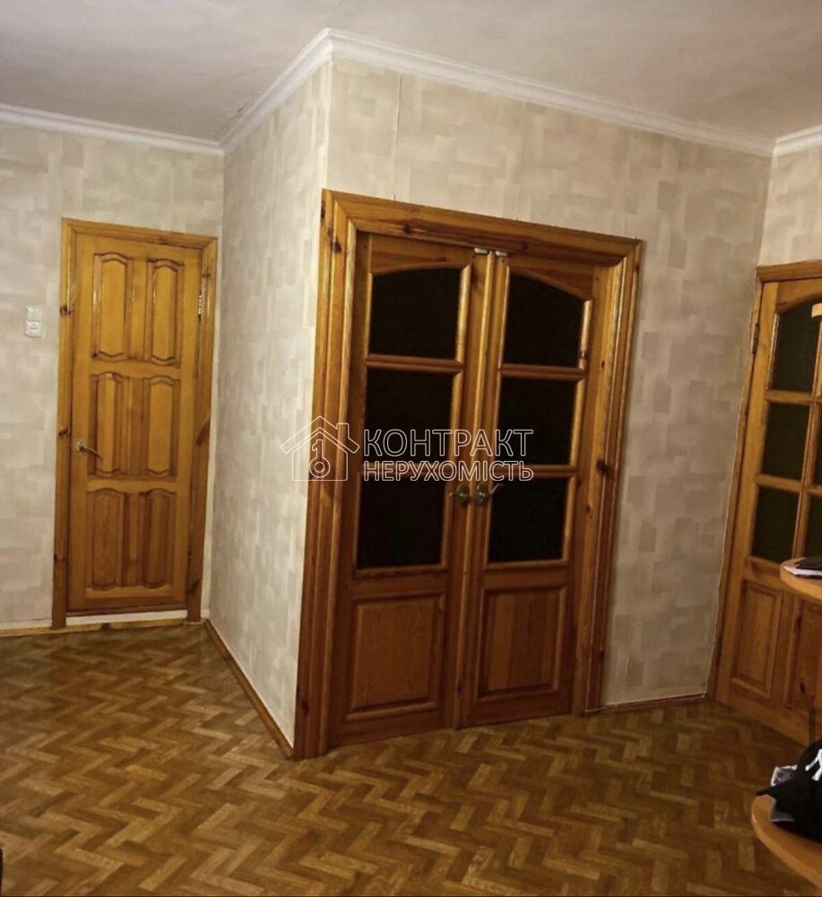 Продається 3 кімнатна квартира , покращеного планування на Салтівці .