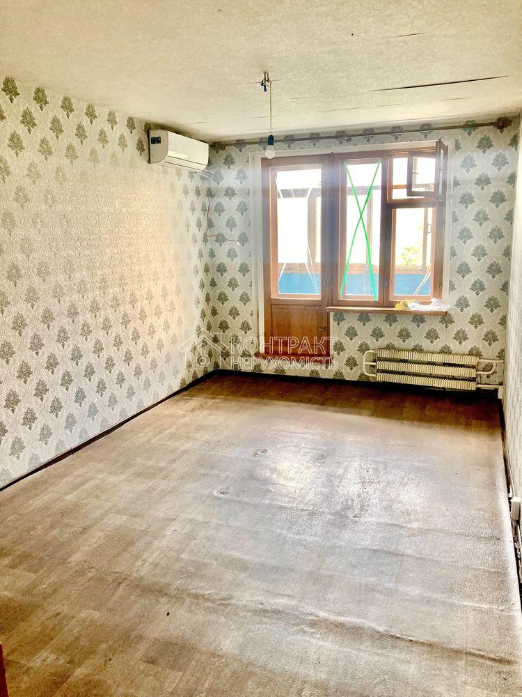 Продам квартиру 65 м2.ст.метро Защитников Украины.